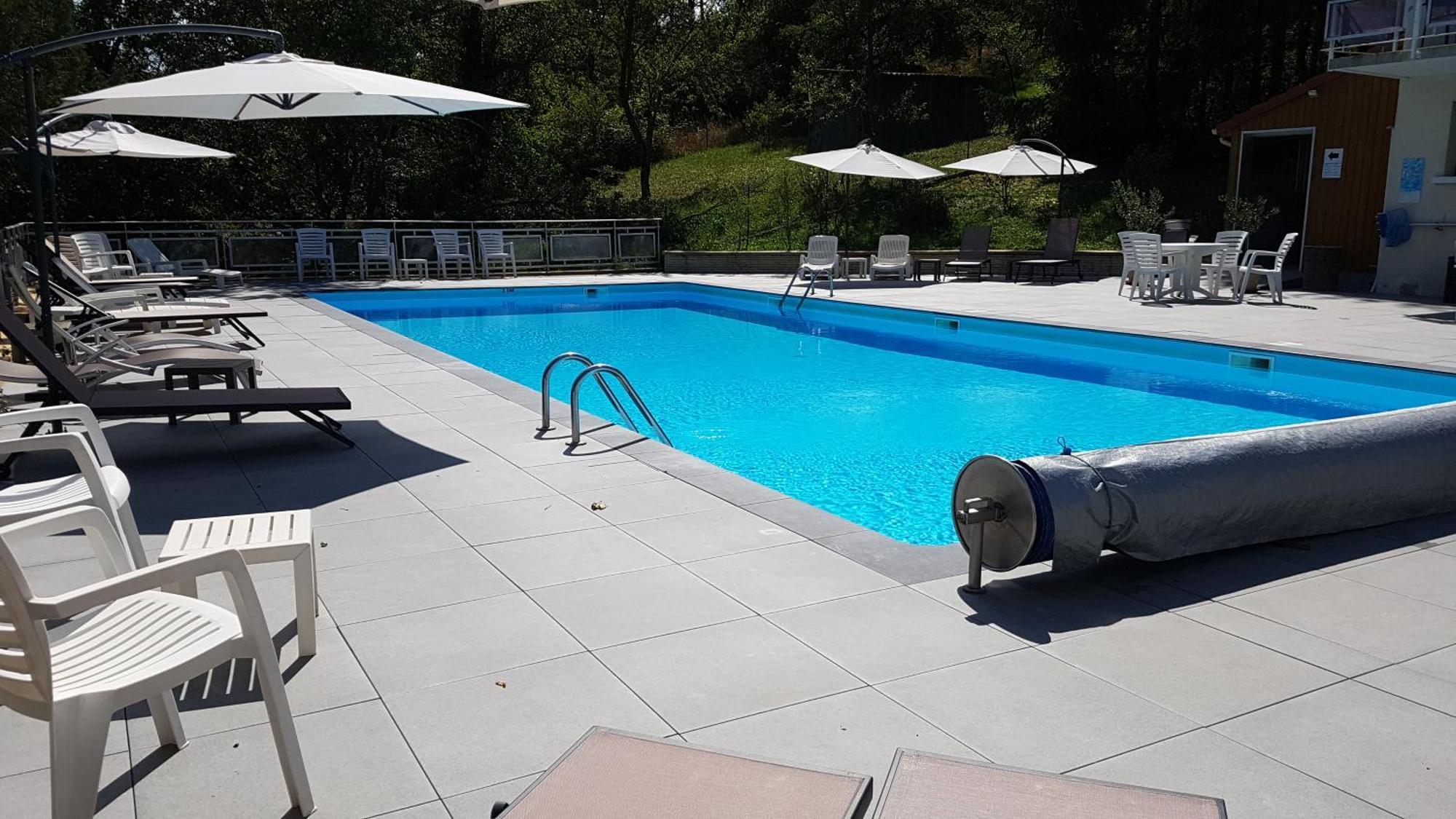 Logis Hotel Maison Carree Restaurant O Carre Dart Mereville (Lorraine) Exterior foto