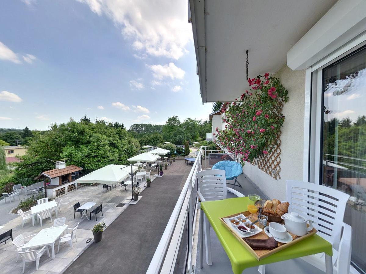 Logis Hotel Maison Carree Restaurant O Carre Dart Mereville (Lorraine) Exterior foto